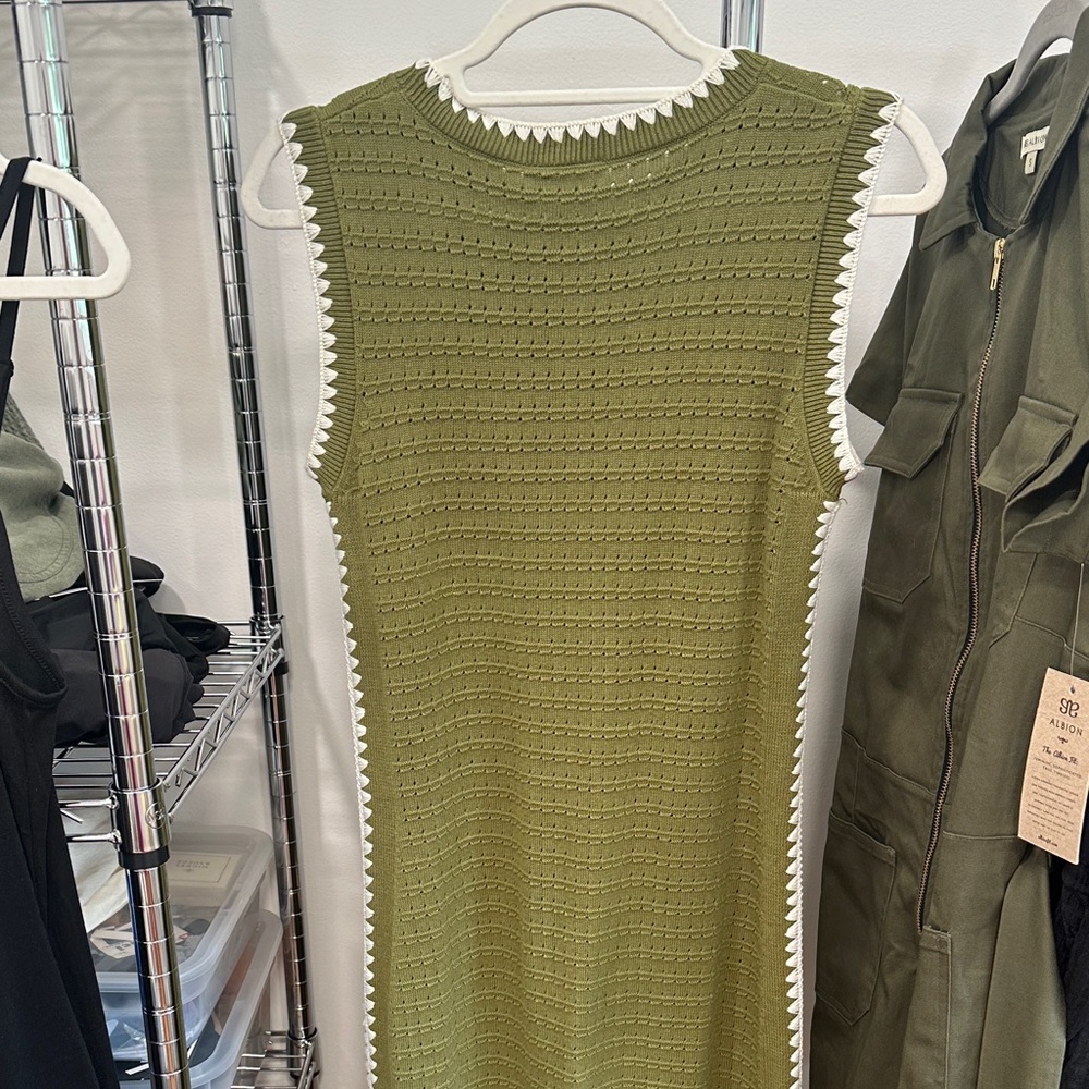 Varley Dwight Olive Green Knit Maxi Dress with White Trim - Picture 7 of 10
